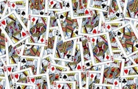 扑克牌中藏着特朗普和希拉里 你最快几秒能找到？