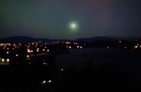 澳洲天空出现神秘闪光 是UFO打开入口？